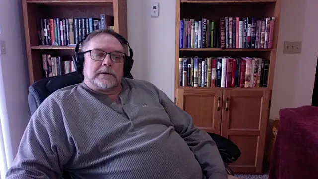 Snapshot of Vinyl22@xh chatting on 03/02/26, 07:32 Vinyl22xh online show from 03/02/26, 07:32