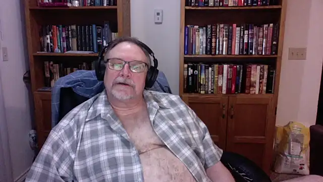 Vinyl22xh online show from 04/13/26, 02:17