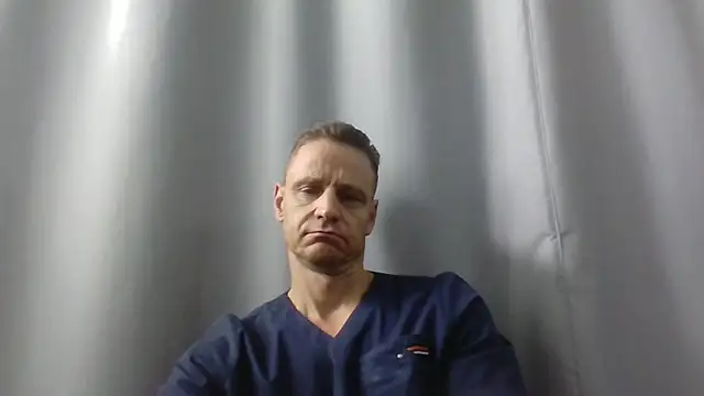 Snapshot of Freeze_Fire chatting on 07/06/26, 06:32 Freeze Fire online show from 07/06/26, 06:32