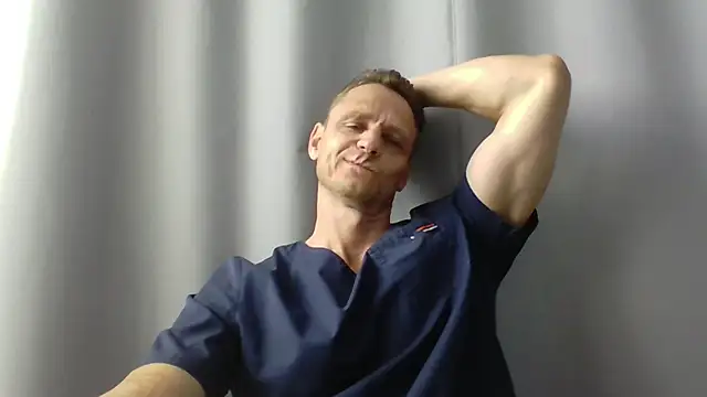 Snapshot of Freeze_Fire chatting on 07/18/26, 06:28 Freeze Fire online show from 07/18/26, 06:28
