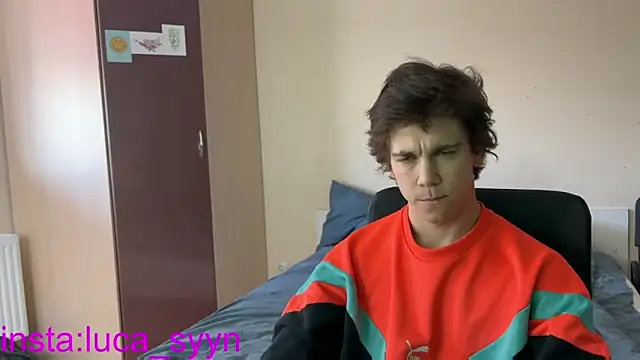 Snapshot of luca_syn chatting on 09/30/25, 05:23 luca syn online show from 09/30/25, 05:23