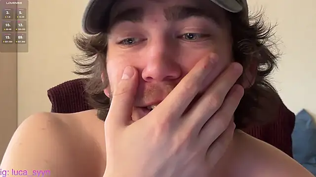 Snapshot of luca_syn chatting on 11/01/25, 11:12 luca syn online show from 11/01/25, 11:12