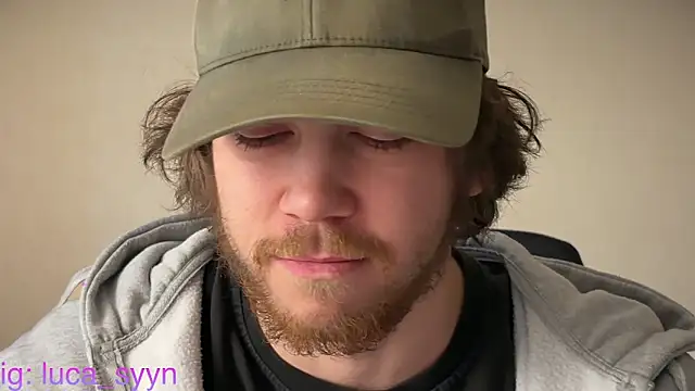 Snapshot of luca_syn chatting on 11/22/25, 10:25 luca syn online show from 11/22/25, 10:25