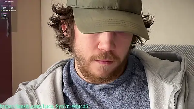 Snapshot of luca_syn chatting on 11/24/25, 10:48 luca syn online show from 11/24/25, 10:48