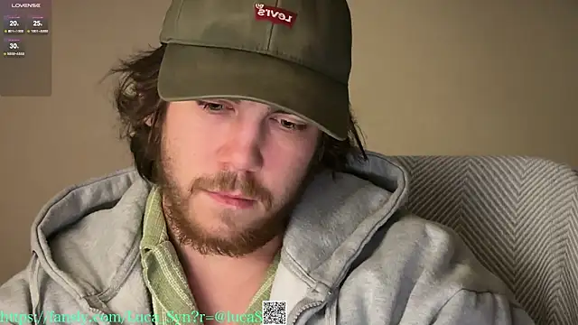 Snapshot of luca_syn chatting on 11/25/25, 07:36 luca syn online show from 11/25/25, 07:36