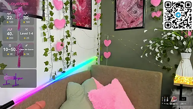 Selena Lune online show from 10/04/25, 12:41