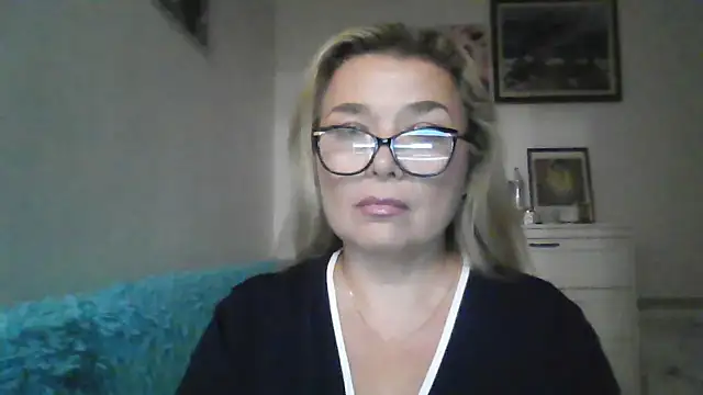 Myrienna online show from 10/01/25, 08:26
