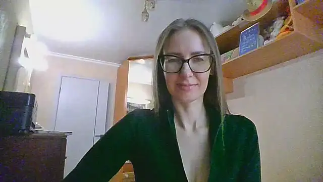 Snapshot of Norivann chatting on 11/11/25, 10:15 Norivann online show from 11/11/25, 10:15