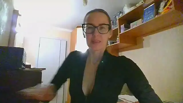 Snapshot of Norivann chatting on 11/15/25, 01:29 Norivann online show from 11/15/25, 01:29