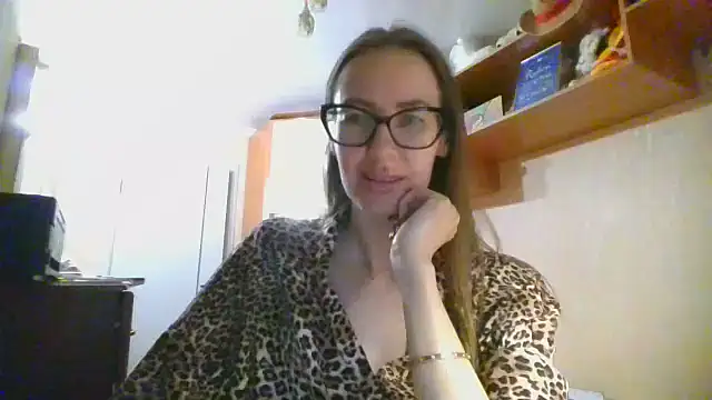 Snapshot of Norivann chatting on 11/25/25, 01:11 Norivann online show from 11/25/25, 01:11