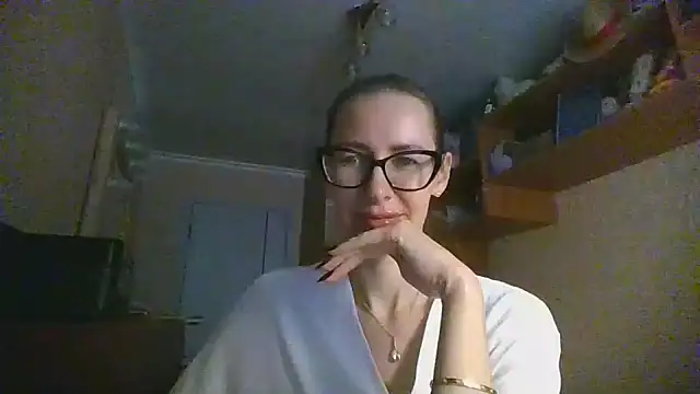 Snapshot of Norivann chatting on 11/27/25, 11:12 Norivann online show from 11/27/25, 11:12