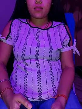 Snapshot of -Anushka01 chatting on 10/24/25, 12:45 -Anushka01 online show from 10/24/25, 12:45