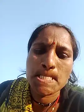 Snapshot of Pooja6060 chatting on 10/18/25, 10:49 Pooja6060 online show from 10/18/25, 10:49