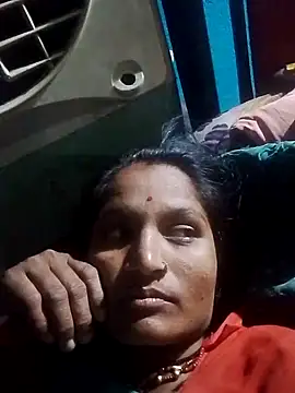 Snapshot of Pooja6060 chatting on 10/26/25, 03:40 Pooja6060 online show from 10/26/25, 03:40