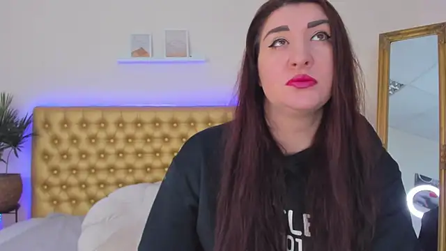 TrishaDarks online show from 04/07/26, 05:08