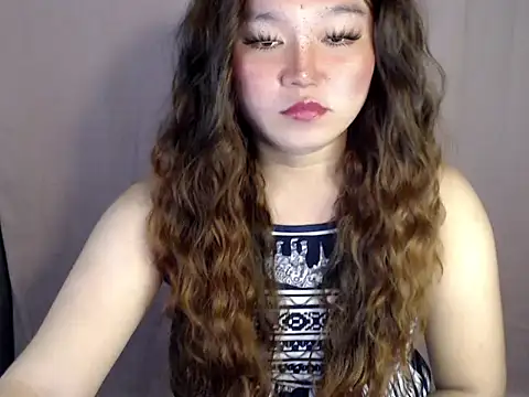 Eyes-on-me online show from 11/07/25, 09:31