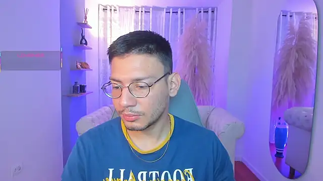 Snapshot of marcuswildx chatting on 09/30/25, 02:55 marcuswildx online show from 09/30/25, 02:55