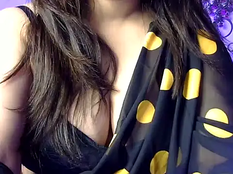 Aaliya02 online show from 05/24/26, 10:53