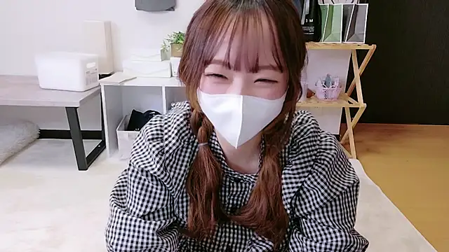 Snapshot of saku_sakura_ chatting on 10/28/25, 12:52 saku sakura  online show from 10/28/25, 12:52