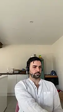 Snapshot of eauminerale chatting on 02/17/26, 09:17 eauminerale online show from 02/17/26, 09:17