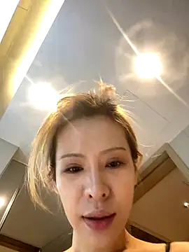 miumiu-66 online show from 10/20/25, 03:01