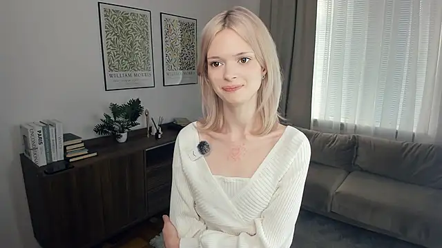 LaureMestler online show from 09/30/25, 09:03