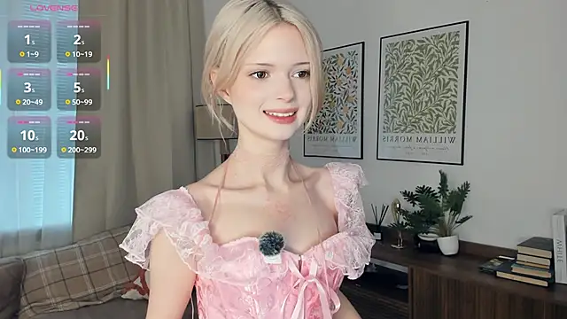 LaureMestler online show from 11/10/25, 08:02