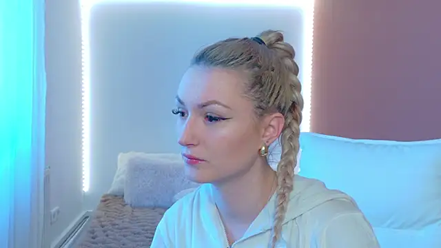 Anaayss  online show from 03/04/26, 06:08