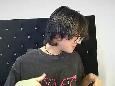 Matti Mendez  online show from 07/13/26, 06:00
