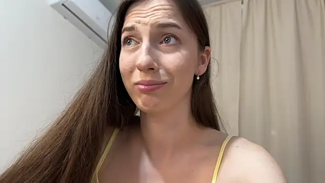 Prettyyy Angel online show from 05/15/26, 07:32