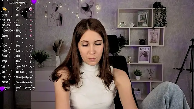 Snapshot of DreamVelour chatting on 10/06/25, 09:12 DreamVelour online show from 10/06/25, 09:12