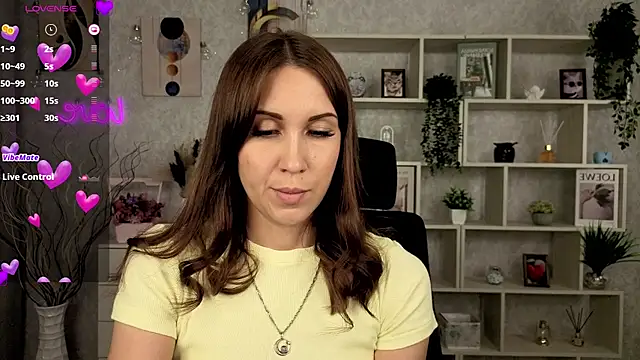 Snapshot of DreamVelour chatting on 10/10/25, 08:41 DreamVelour online show from 10/10/25, 08:41