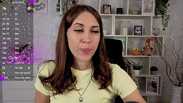 Snapshot of DreamVelour chatting on 11/01/25, 11:18 DreamVelour online show from 11/01/25, 11:18