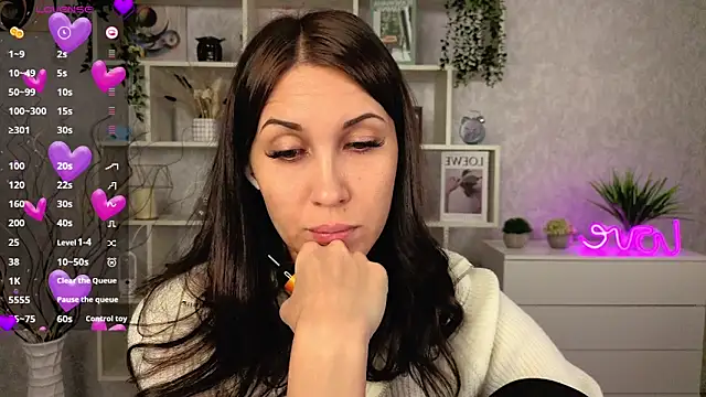 Snapshot of DreamVelour chatting on 11/10/25, 08:19 DreamVelour online show from 11/10/25, 08:19