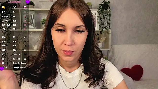 Snapshot of DreamVelour chatting on 12/02/25, 08:04 DreamVelour online show from 12/02/25, 08:04