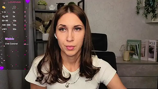 Snapshot of DreamVelour chatting on 12/14/25, 06:01 DreamVelour online show from 12/14/25, 06:01