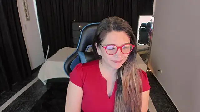 Snapshot of Hanna_MA chatting on 10/29/25, 02:52 Hanna MA online show from 10/29/25, 02:52