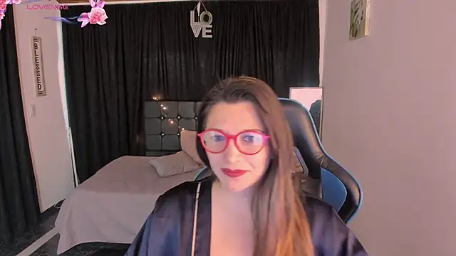 Snapshot of Hanna_MA chatting on 11/08/25, 05:45 Hanna MA online show from 11/08/25, 05:45