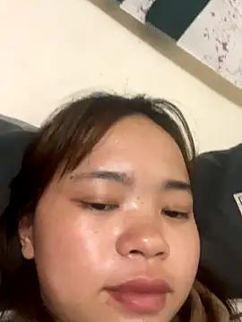 Snapshot of nayyyteyfe chatting on 10/10/25, 04:28 nayyyteyfe online show from 10/10/25, 04:28