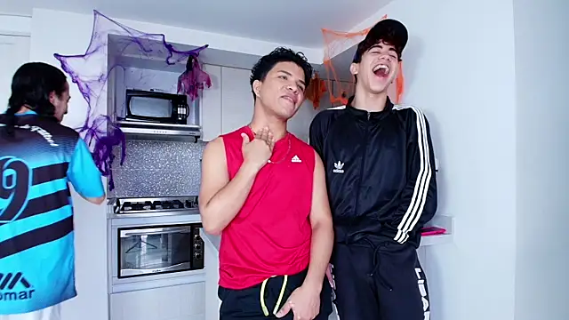 Snapshot of latin_naughty_boys chatting on 10/19/25, 09:59 latin naughty boys online show from 10/19/25, 09:59