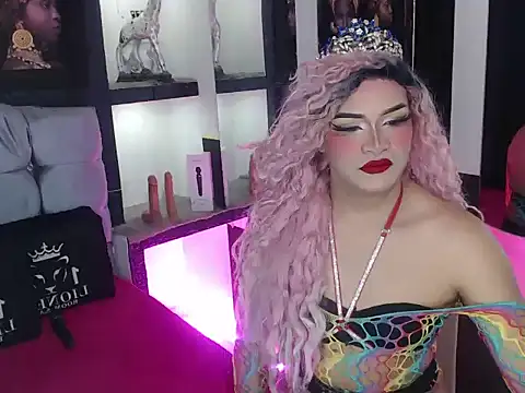 Snapshot of Sophia_hott01 chatting on 09/24/25, 12:08 Sophia hott01 online show from 09/24/25, 12:08