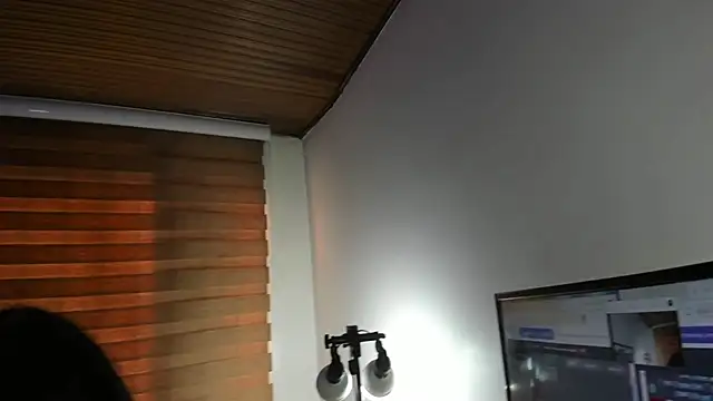 Antonela vargas online show from 12/15/25, 12:09