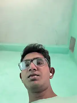 Snapshot of slaveboi9876 chatting on 12/17/25, 05:13 slaveboi9876 online show from 12/17/25, 05:13