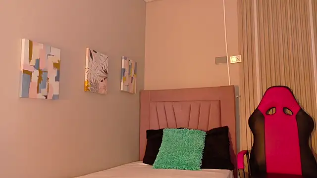 Snapshot of meli_peach1 chatting on 11/23/25, 12:16 meli peach1 online show from 11/23/25, 12:16