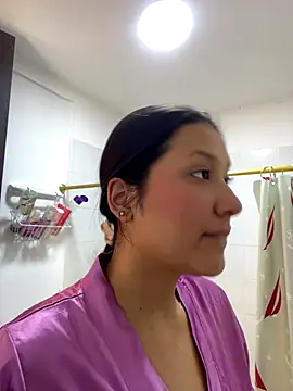 Snapshot of IsabellaJoness_ chatting on 10/21/25, 12:06 IsabellaJoness online show from 10/21/25, 12:06