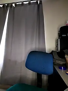 Mia-Reyes online show from 11/05/25, 01:11