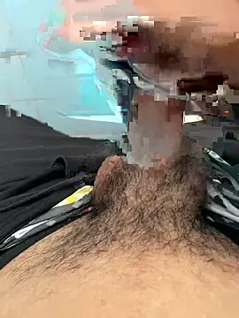 Snapshot of henrique61 chatting on 09/25/25, 06:00 henrique61 online show from 09/25/25, 06:00