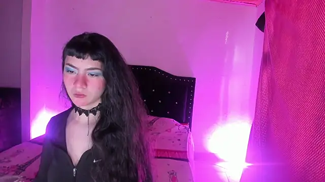 kitty  chs online show from 12/02/25, 11:26