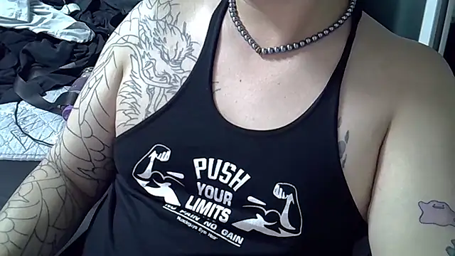 Snapshot of CAOSLOAD chatting on 10/24/25, 04:14 CAOSLOAD online show from 10/24/25, 04:14