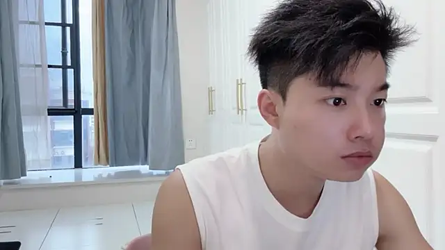 Snapshot of xwen2020 chatting on 09/24/25, 10:24 xwen2020 online show from 09/24/25, 10:24